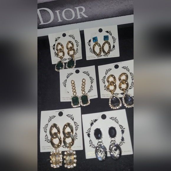 NEW CUBIC ZIRCONIA GOLD DIPPED EARING UNIQUE .CUSTOM MADE💎CHOOSE YOUR LETTER💠 - Picture 9 of 10